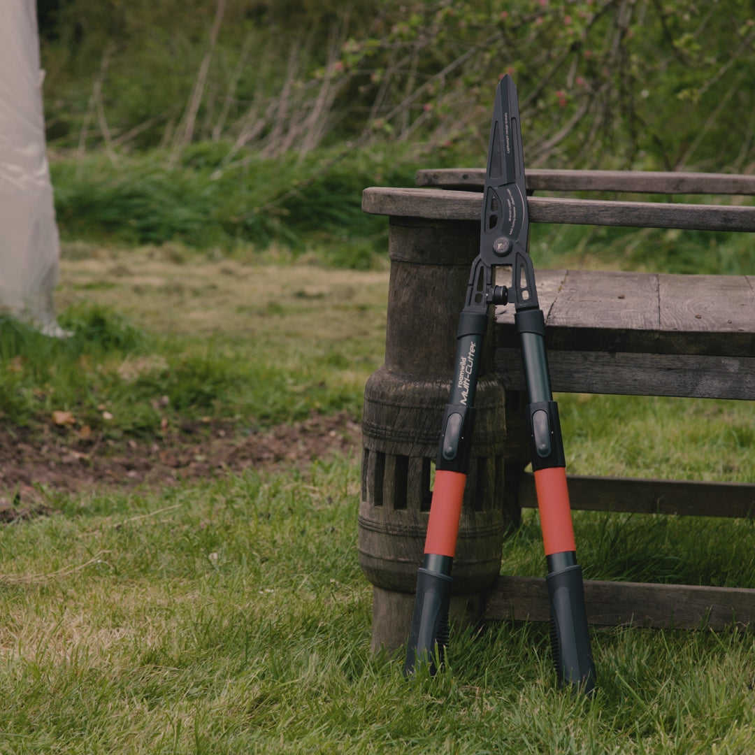 Load video: Roamwild Multi-Cutter | Garden Shears, Bypass Lopper & Pruning Saw In One