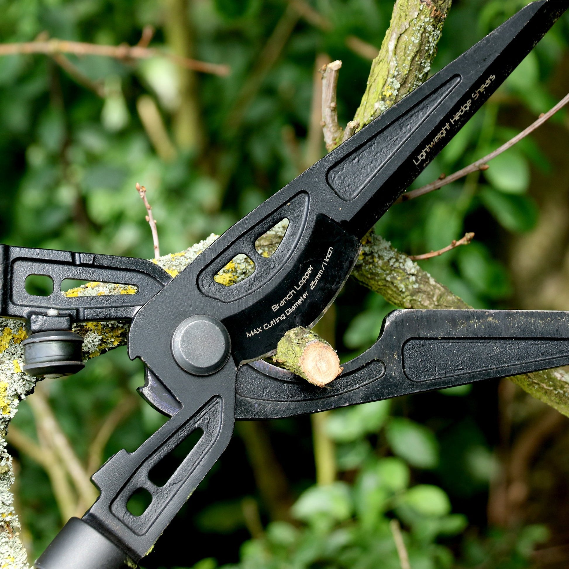 Roamwild Multi-Cutter | Garden Shears, Bypass Lopper & Pruning Saw In One - Roamwild